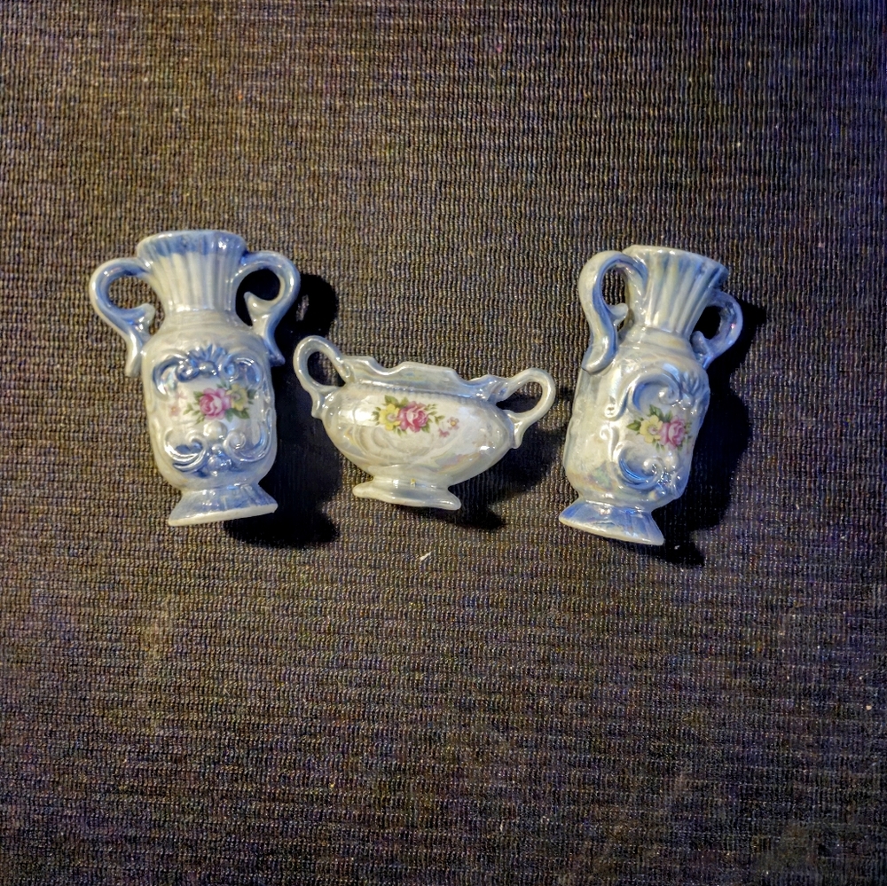 Elegant Blue and White Floral Mini Vase Set